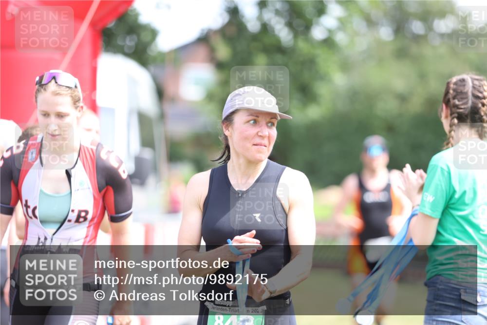 21.06.2026 - 29. Vierlanden-Triathlon Andreas Tolksdorf http://msf.ph/oto/9892175 21.06.2026 13:37:59 Ziel 720, 863, 997, 720, 863, 997 meine-sportfotos.de