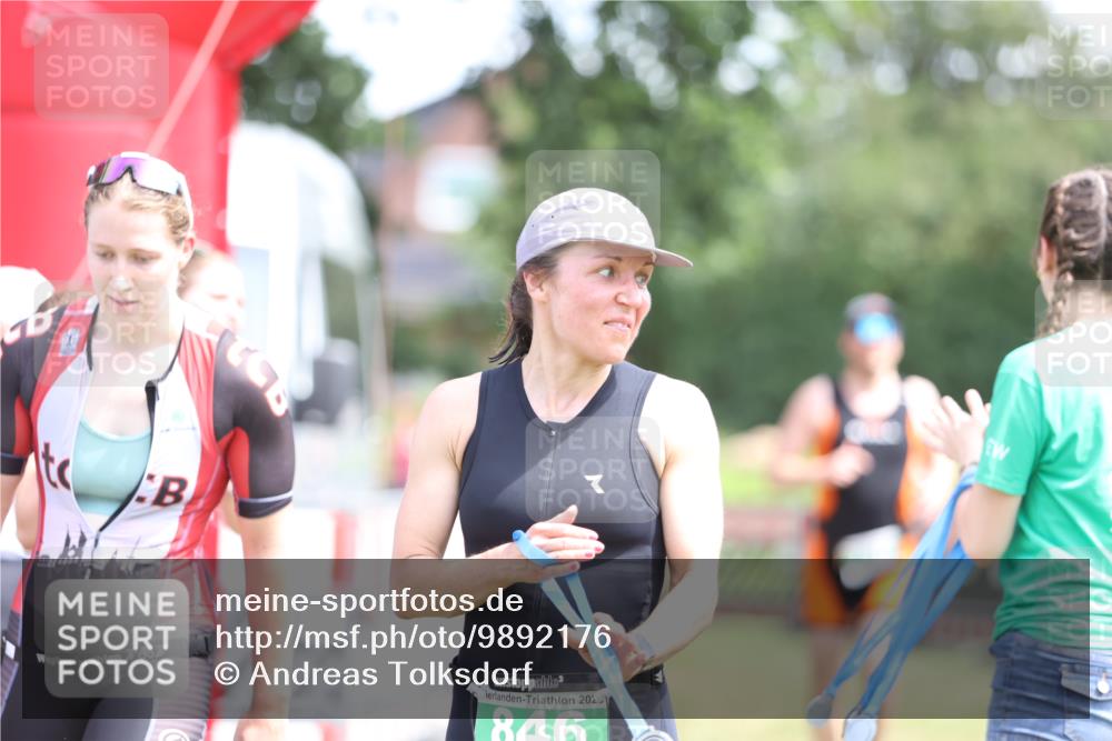 21.06.2026 - 29. Vierlanden-Triathlon Andreas Tolksdorf http://msf.ph/oto/9892176 21.06.2026 13:37:59 Ziel 720, 863, 997, 720, 863, 997 meine-sportfotos.de