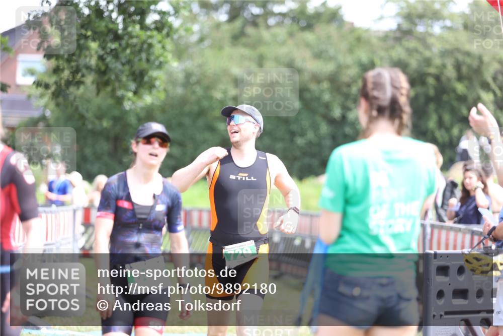 21.06.2026 - 29. Vierlanden-Triathlon Andreas Tolksdorf http://msf.ph/oto/9892180 21.06.2026 13:38:01 Ziel 720, 863, 997, 720, 863, 997 meine-sportfotos.de