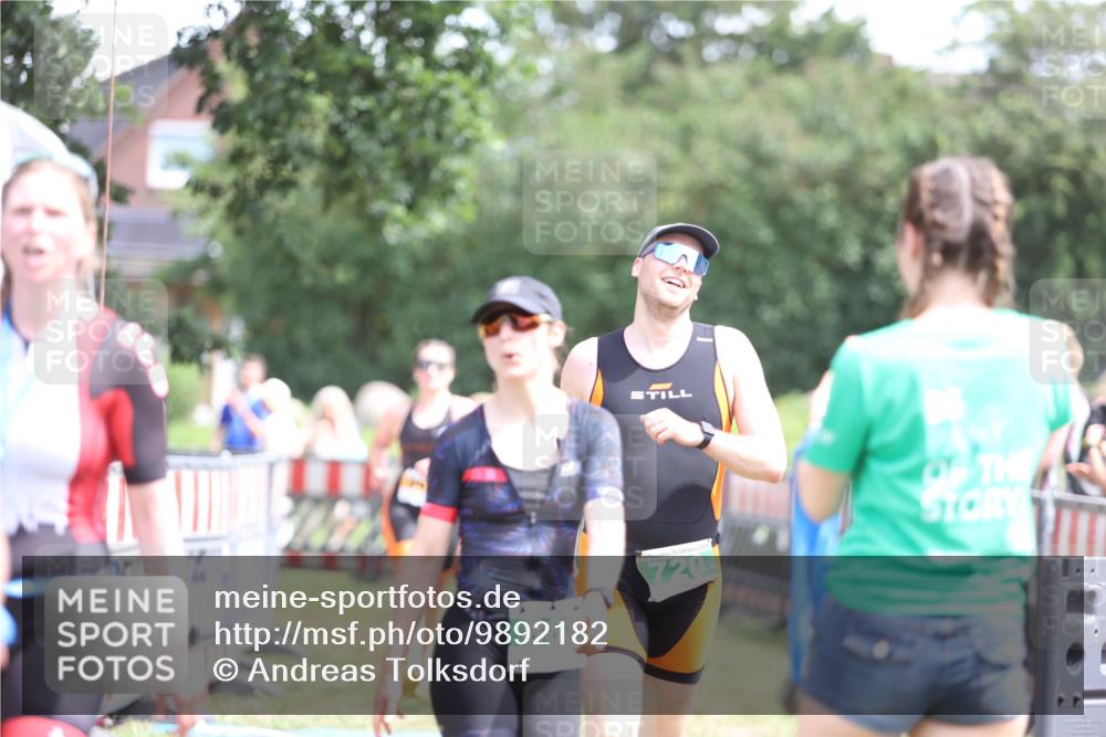 21.06.2026 - 29. Vierlanden-Triathlon Andreas Tolksdorf http://msf.ph/oto/9892182 21.06.2026 13:38:02 Ziel 720, 863, 997, 720, 863, 997 meine-sportfotos.de