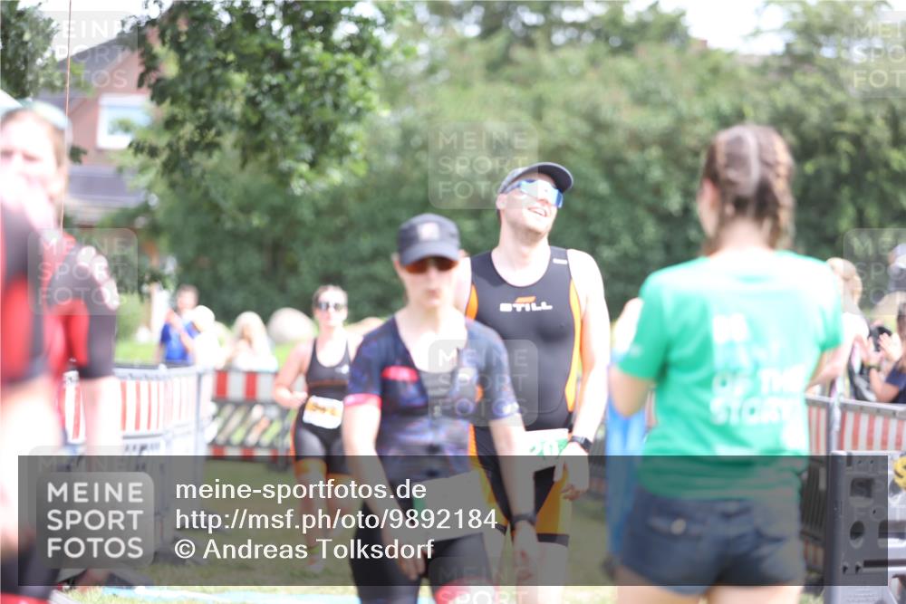 21.06.2026 - 29. Vierlanden-Triathlon Andreas Tolksdorf http://msf.ph/oto/9892184 21.06.2026 13:38:02 Ziel 720, 863, 997, 720, 863, 997 meine-sportfotos.de