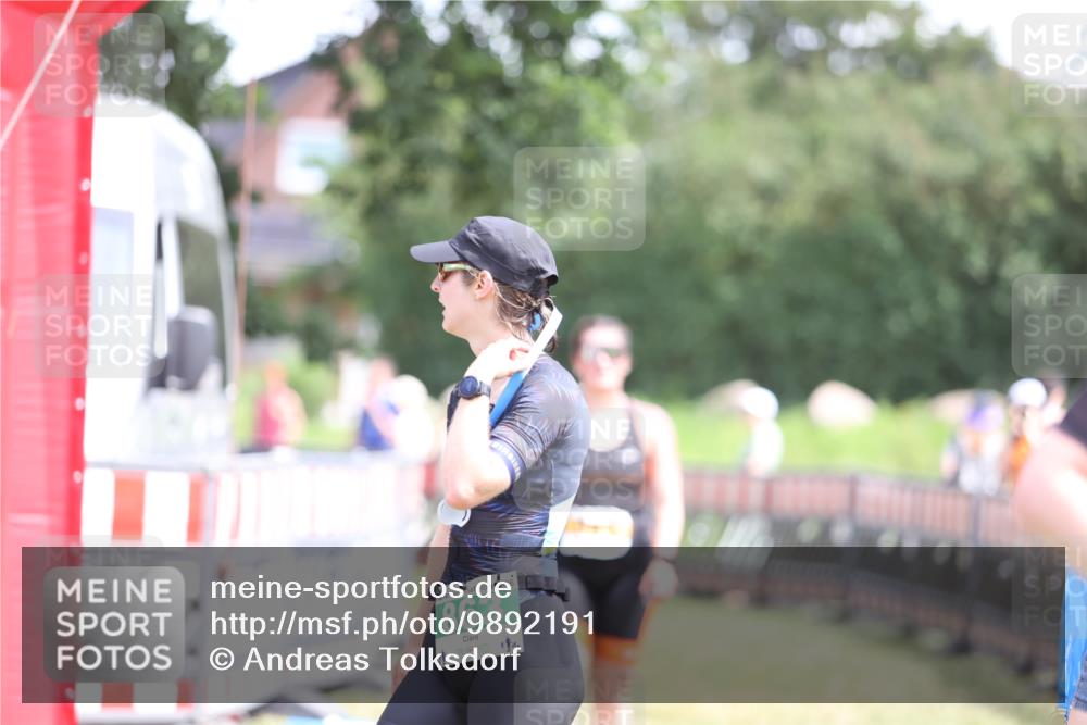 21.06.2026 - 29. Vierlanden-Triathlon Andreas Tolksdorf http://msf.ph/oto/9892191 21.06.2026 13:38:05 Ziel 997, 997 meine-sportfotos.de