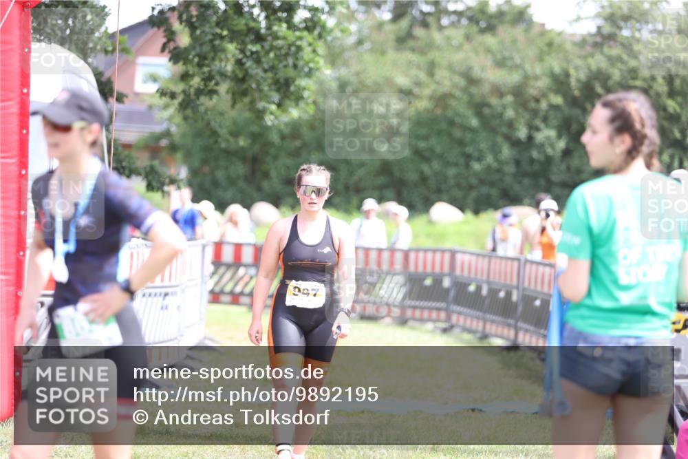 21.06.2026 - 29. Vierlanden-Triathlon Andreas Tolksdorf http://msf.ph/oto/9892195 21.06.2026 13:38:06 Ziel 997, 997 meine-sportfotos.de