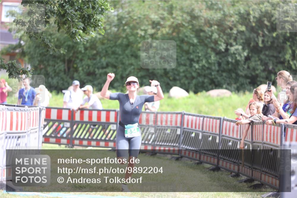 21.06.2026 - 29. Vierlanden-Triathlon Andreas Tolksdorf http://msf.ph/oto/9892204 21.06.2026 13:38:28 Ziel 763, 854, 763, 854 meine-sportfotos.de