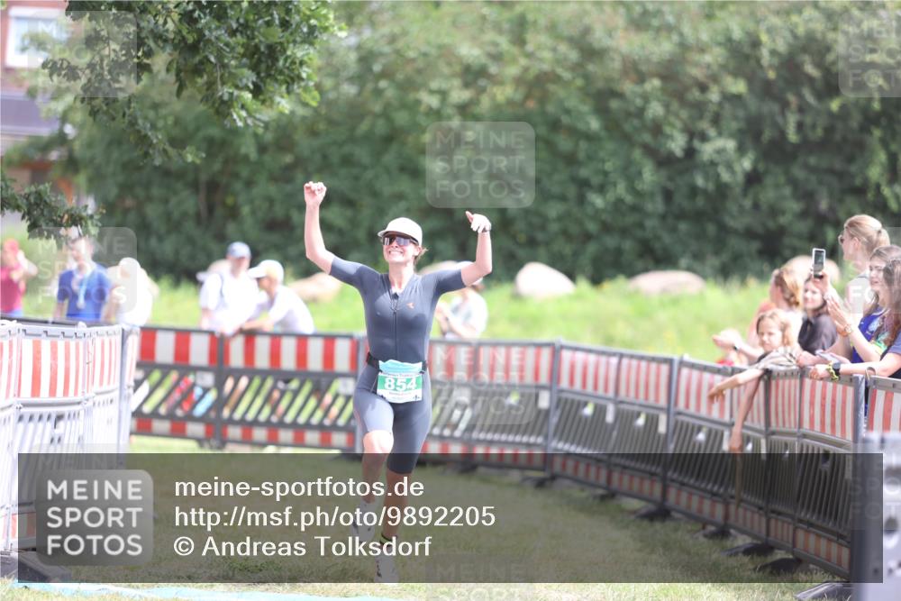 21.06.2026 - 29. Vierlanden-Triathlon Andreas Tolksdorf http://msf.ph/oto/9892205 21.06.2026 13:38:28 Ziel 763, 854, 763, 854 meine-sportfotos.de