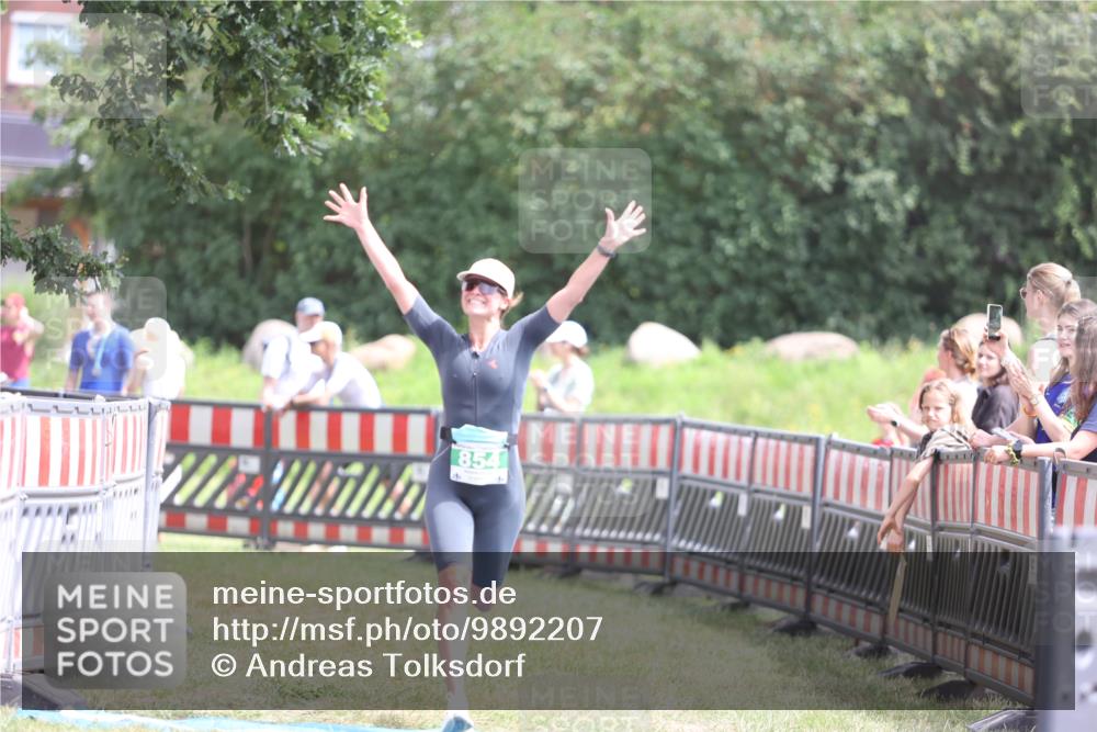 21.06.2026 - 29. Vierlanden-Triathlon Andreas Tolksdorf http://msf.ph/oto/9892207 21.06.2026 13:38:28 Ziel 763, 854, 763, 854 meine-sportfotos.de