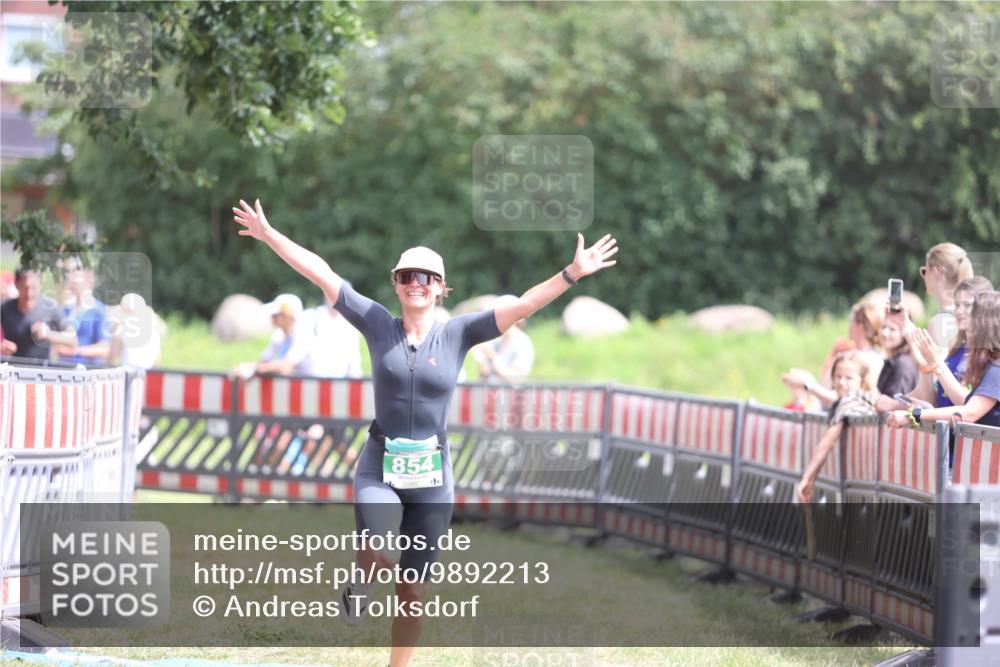 21.06.2026 - 29. Vierlanden-Triathlon Andreas Tolksdorf http://msf.ph/oto/9892213 21.06.2026 13:38:28 Ziel 763, 854, 763, 854 meine-sportfotos.de