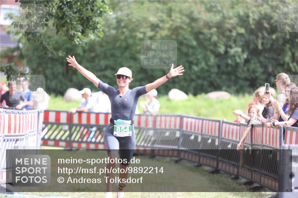 21.06.2026 - 29. Vierlanden-Triathlon Andreas Tolksdorf http://msf.ph/oto/9892214 21.06.2026 13:38:29 Ziel 763, 854, 763, 854 meine-sportfotos.de