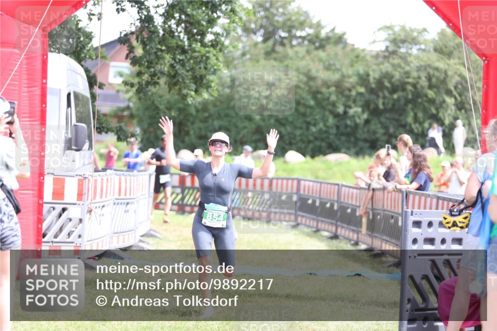 21.06.2026 - 29. Vierlanden-Triathlon Andreas Tolksdorf http://msf.ph/oto/9892217 21.06.2026 13:38:29 Ziel 763, 854, 763, 854 meine-sportfotos.de