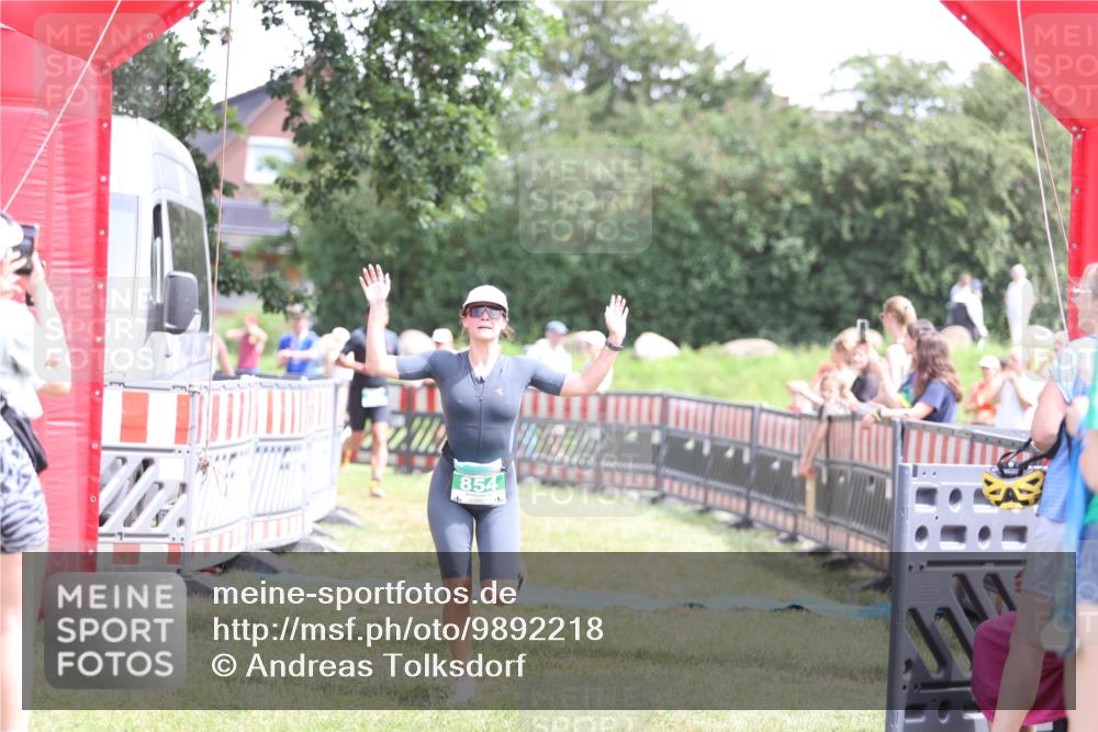 21.06.2026 - 29. Vierlanden-Triathlon Andreas Tolksdorf http://msf.ph/oto/9892218 21.06.2026 13:38:30 Ziel 763, 854, 763, 854 meine-sportfotos.de