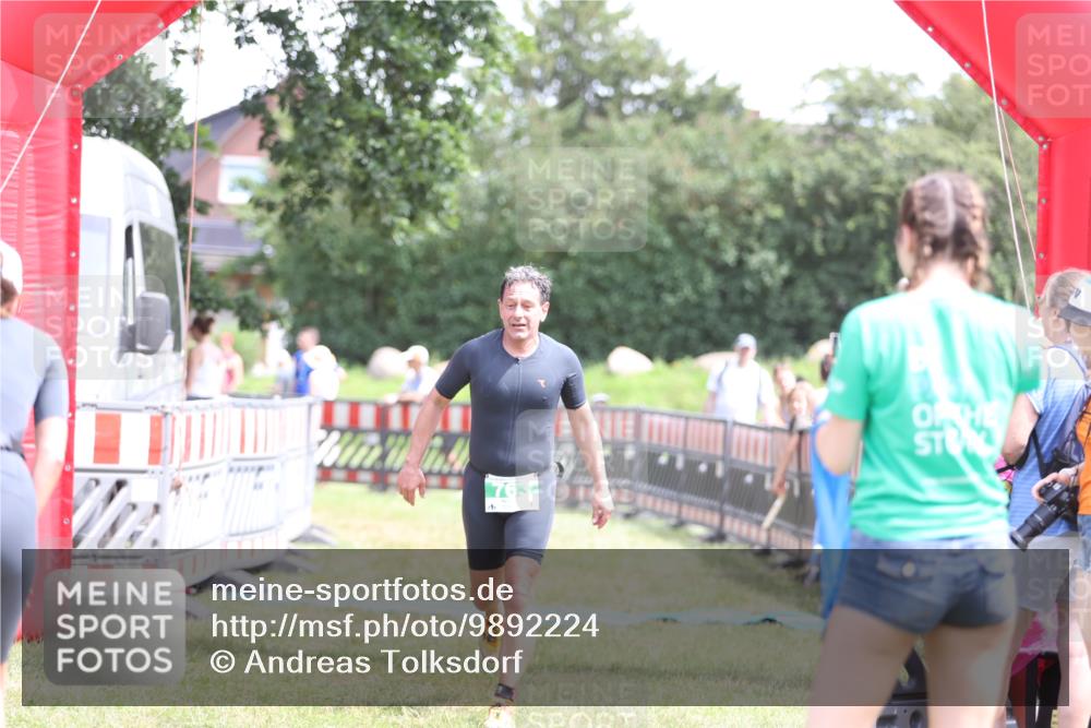 21.06.2026 - 29. Vierlanden-Triathlon Andreas Tolksdorf http://msf.ph/oto/9892224 21.06.2026 13:38:35 Ziel 763, 800, 763, 800 meine-sportfotos.de