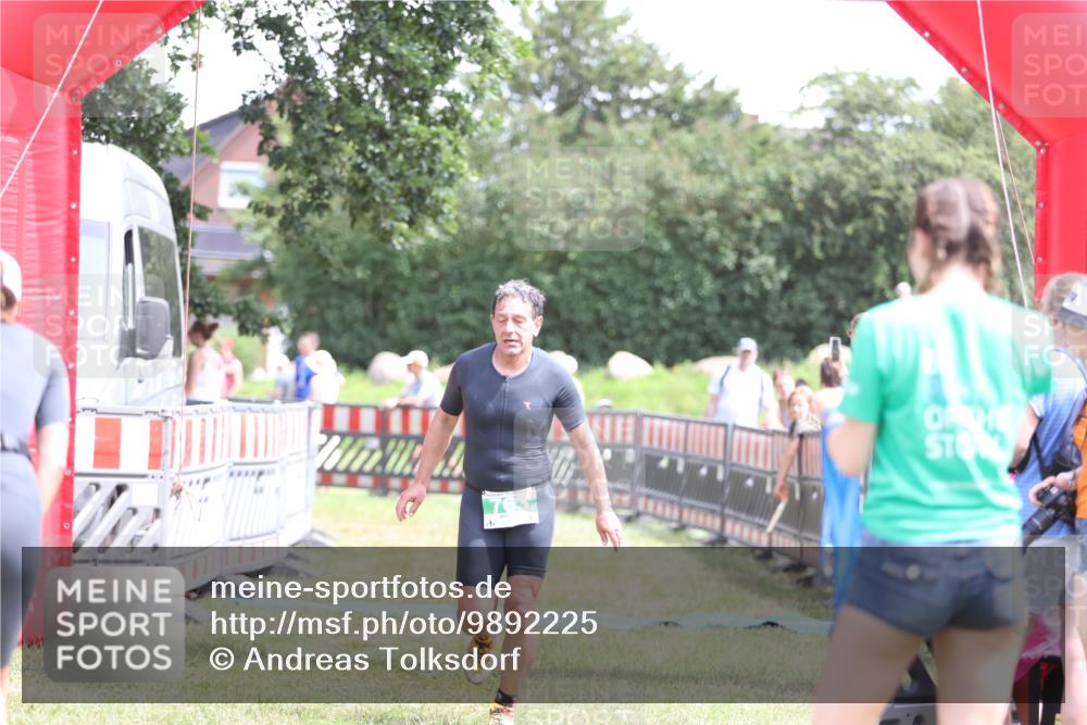21.06.2026 - 29. Vierlanden-Triathlon Andreas Tolksdorf http://msf.ph/oto/9892225 21.06.2026 13:38:35 Ziel 763, 800, 763, 800 meine-sportfotos.de