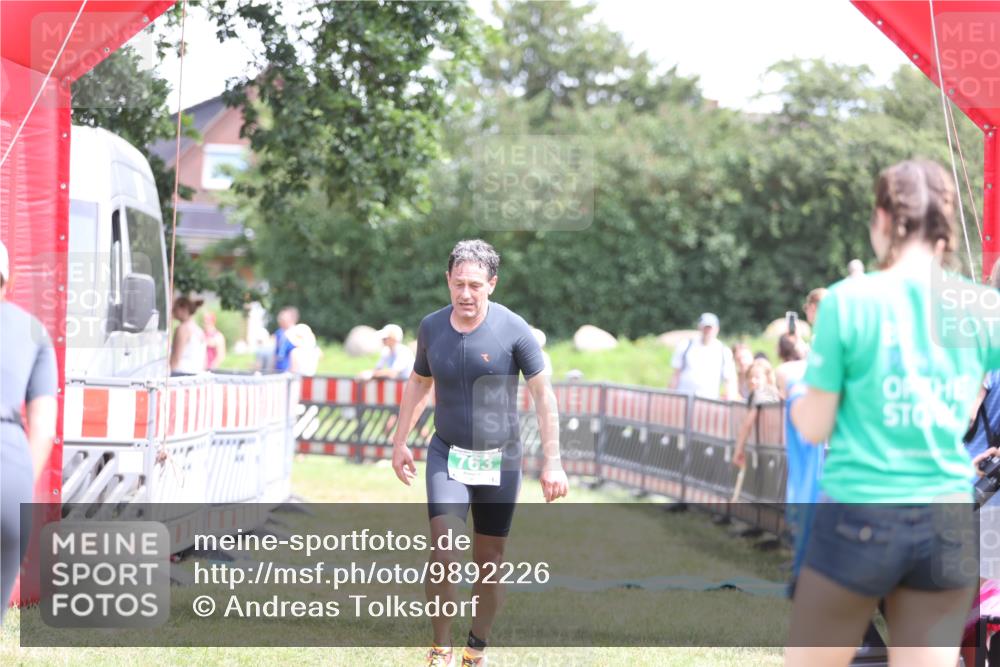 21.06.2026 - 29. Vierlanden-Triathlon Andreas Tolksdorf http://msf.ph/oto/9892226 21.06.2026 13:38:35 Ziel 763, 800, 763, 800 meine-sportfotos.de