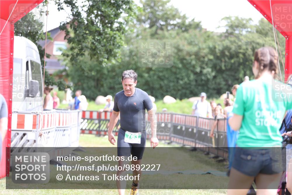 21.06.2026 - 29. Vierlanden-Triathlon Andreas Tolksdorf http://msf.ph/oto/9892227 21.06.2026 13:38:35 Ziel 763, 800, 763, 800 meine-sportfotos.de