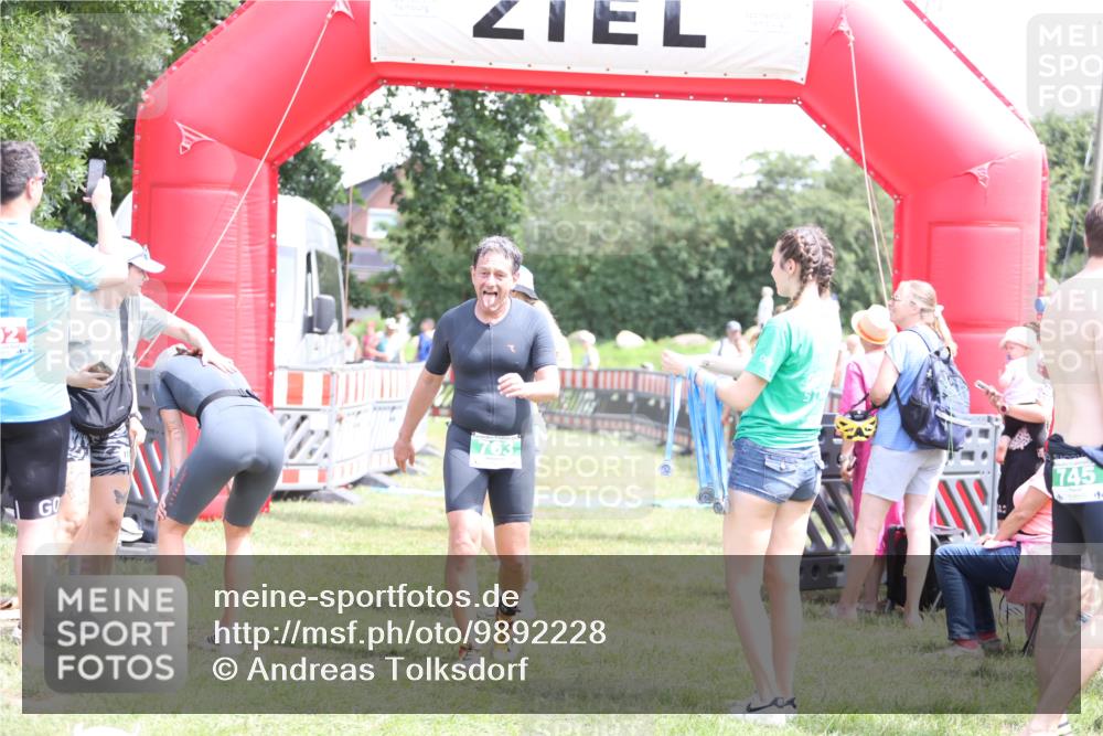 21.06.2026 - 29. Vierlanden-Triathlon Andreas Tolksdorf http://msf.ph/oto/9892228 21.06.2026 13:38:37 Ziel 763, 800, 763, 800 meine-sportfotos.de