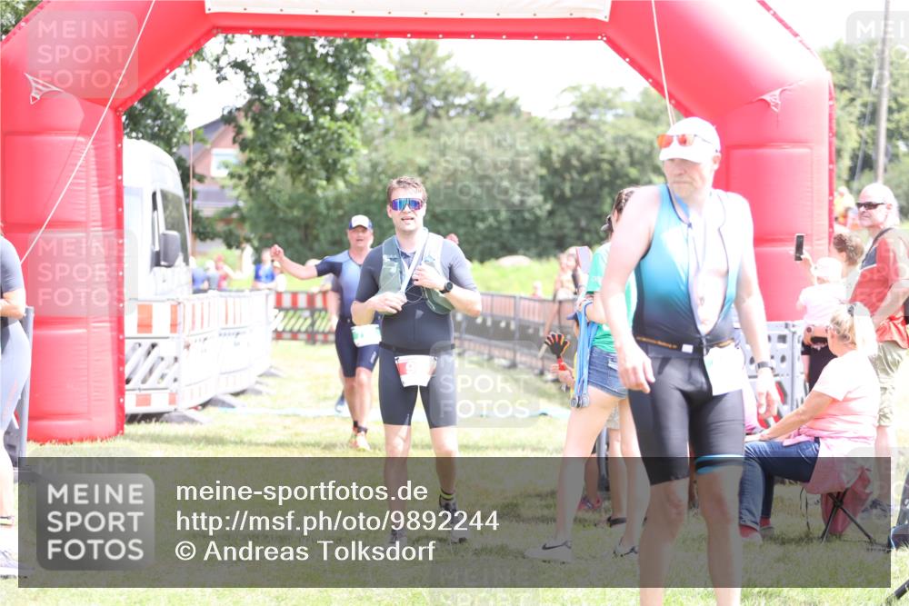 21.06.2026 - 29. Vierlanden-Triathlon Andreas Tolksdorf http://msf.ph/oto/9892244 21.06.2026 13:38:59 Ziel 644, 795, 644, 795 meine-sportfotos.de