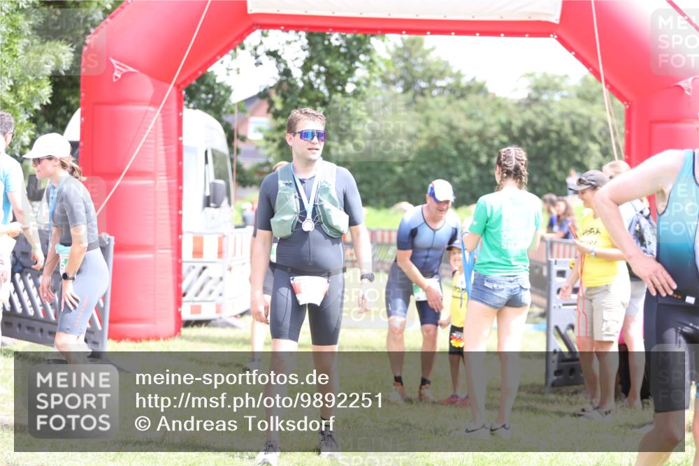 21.06.2026 - 29. Vierlanden-Triathlon Andreas Tolksdorf http://msf.ph/oto/9892251 21.06.2026 13:39:02 Ziel 644, 795, 644, 795 meine-sportfotos.de
