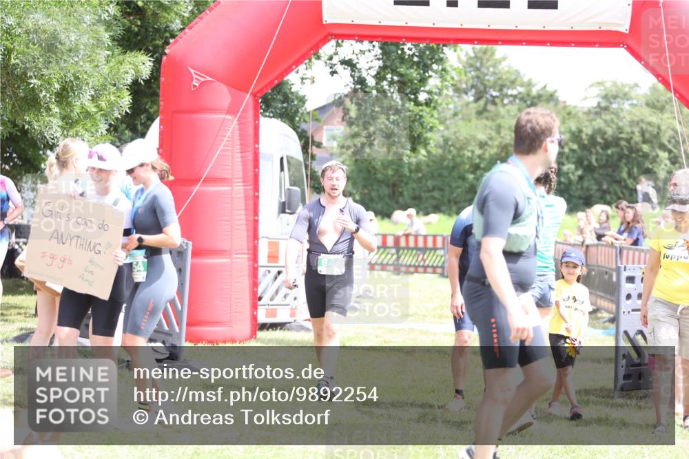 21.06.2026 - 29. Vierlanden-Triathlon Andreas Tolksdorf http://msf.ph/oto/9892254 21.06.2026 13:39:03 Ziel 644, 795, 644, 795 meine-sportfotos.de
