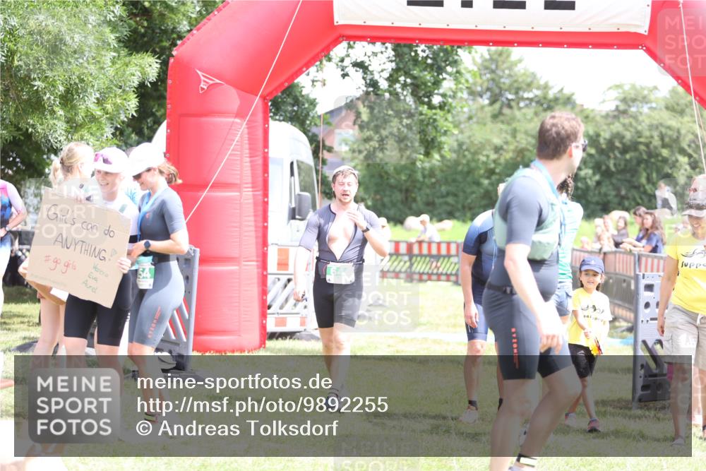 21.06.2026 - 29. Vierlanden-Triathlon Andreas Tolksdorf http://msf.ph/oto/9892255 21.06.2026 13:39:03 Ziel 644, 795, 644, 795 meine-sportfotos.de