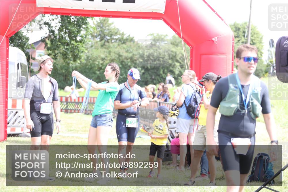 21.06.2026 - 29. Vierlanden-Triathlon Andreas Tolksdorf http://msf.ph/oto/9892259 21.06.2026 13:39:06 Ziel  meine-sportfotos.de