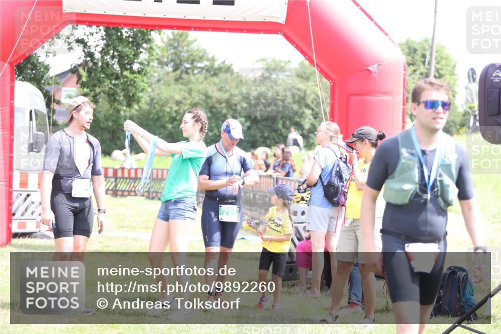 21.06.2026 - 29. Vierlanden-Triathlon Andreas Tolksdorf http://msf.ph/oto/9892260 21.06.2026 13:39:06 Ziel  meine-sportfotos.de