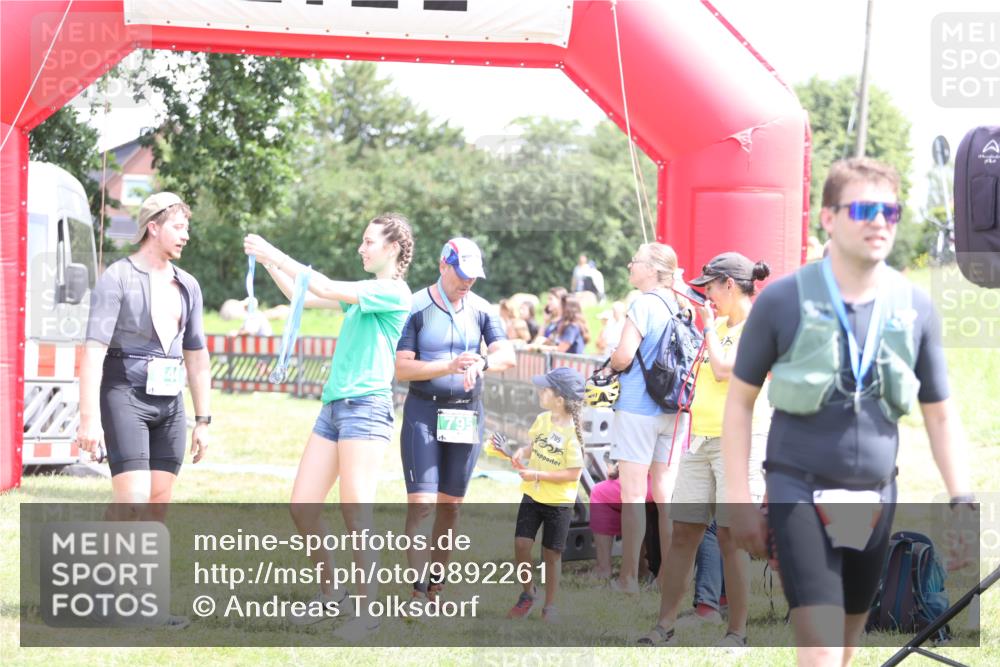21.06.2026 - 29. Vierlanden-Triathlon Andreas Tolksdorf http://msf.ph/oto/9892261 21.06.2026 13:39:06 Ziel  meine-sportfotos.de