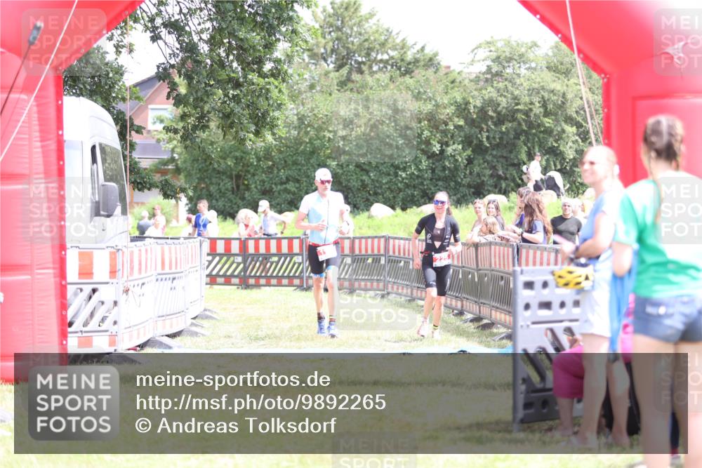 21.06.2026 - 29. Vierlanden-Triathlon Andreas Tolksdorf http://msf.ph/oto/9892265 21.06.2026 13:39:28 Ziel 115, 225, 115, 225 meine-sportfotos.de