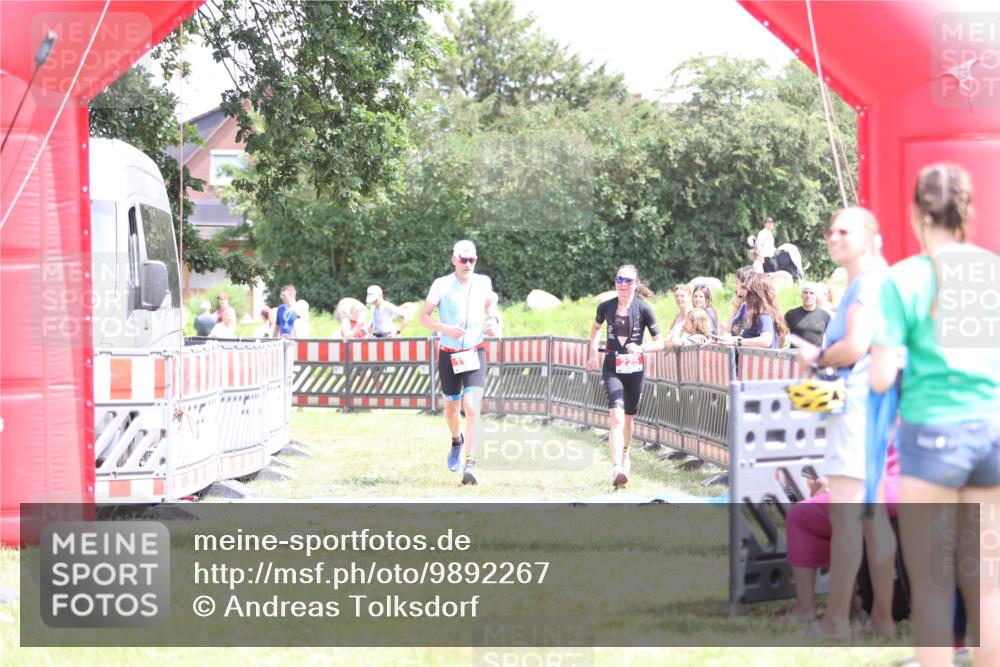 21.06.2026 - 29. Vierlanden-Triathlon Andreas Tolksdorf http://msf.ph/oto/9892267 21.06.2026 13:39:28 Ziel 115, 225, 115, 225 meine-sportfotos.de