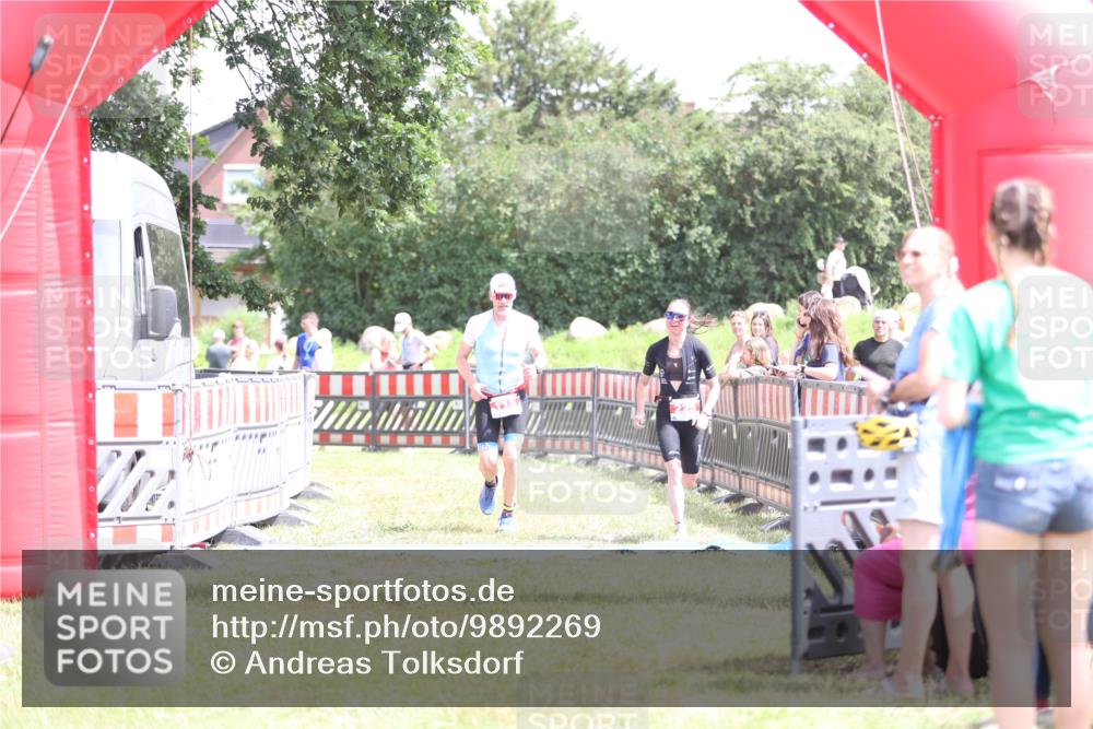 21.06.2026 - 29. Vierlanden-Triathlon Andreas Tolksdorf http://msf.ph/oto/9892269 21.06.2026 13:39:28 Ziel 115, 225, 115, 225 meine-sportfotos.de
