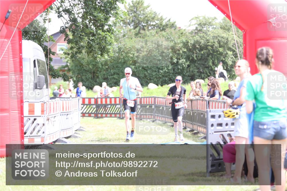 21.06.2026 - 29. Vierlanden-Triathlon Andreas Tolksdorf http://msf.ph/oto/9892272 21.06.2026 13:39:28 Ziel 115, 225, 115, 225 meine-sportfotos.de