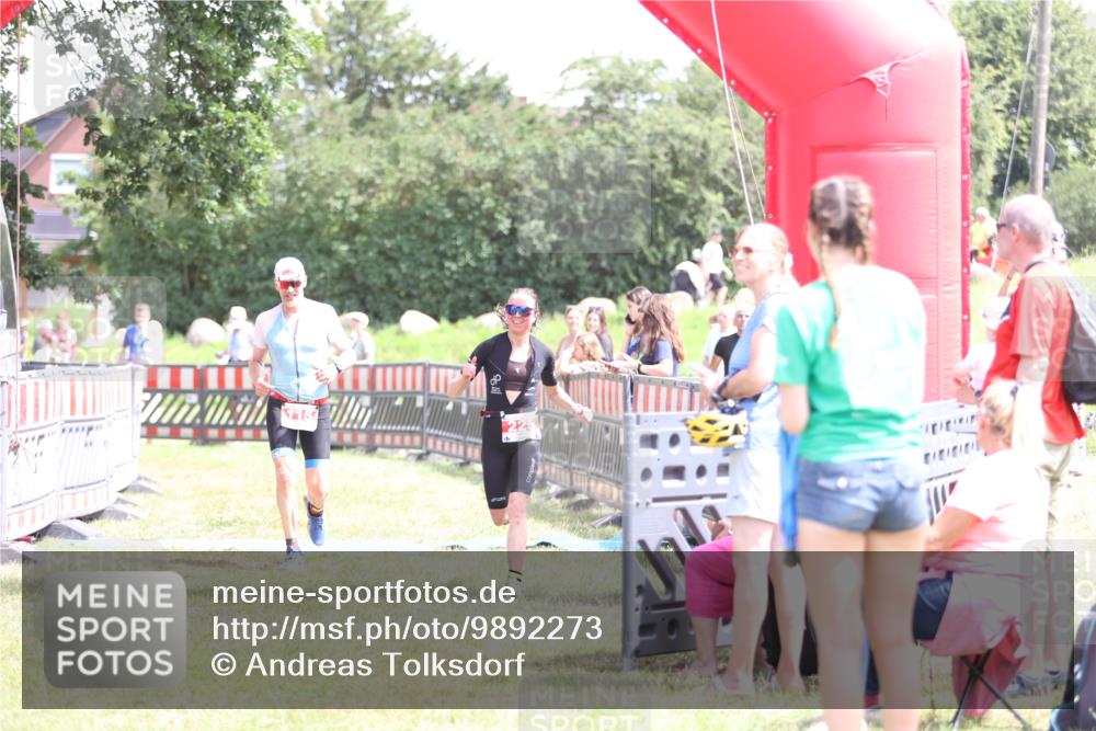21.06.2026 - 29. Vierlanden-Triathlon Andreas Tolksdorf http://msf.ph/oto/9892273 21.06.2026 13:39:29 Ziel 115, 225, 115, 225 meine-sportfotos.de