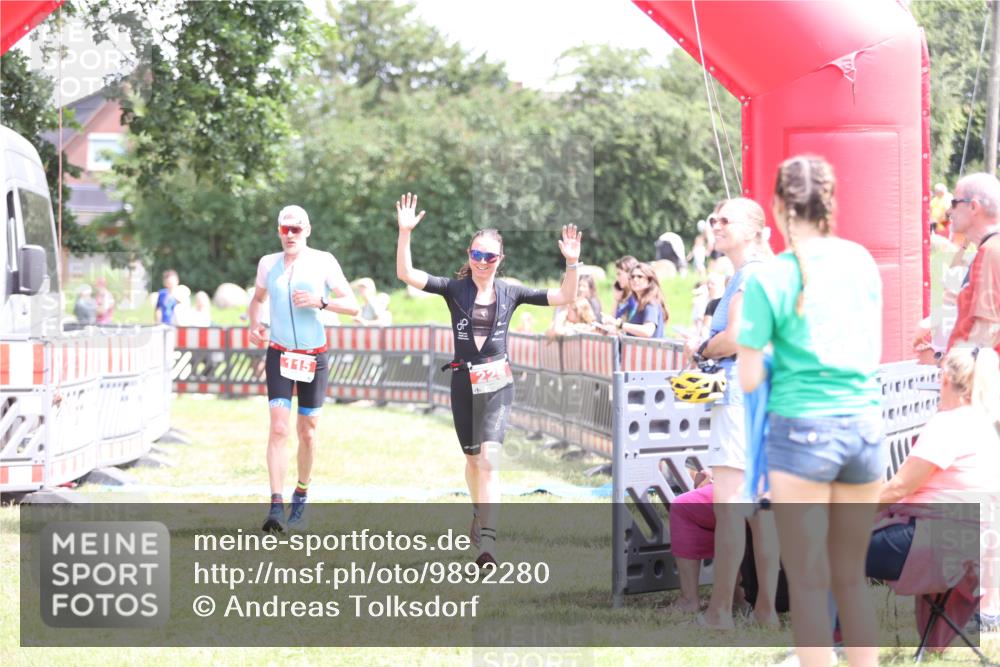 21.06.2026 - 29. Vierlanden-Triathlon Andreas Tolksdorf http://msf.ph/oto/9892280 21.06.2026 13:39:30 Ziel 115, 225, 115, 225 meine-sportfotos.de