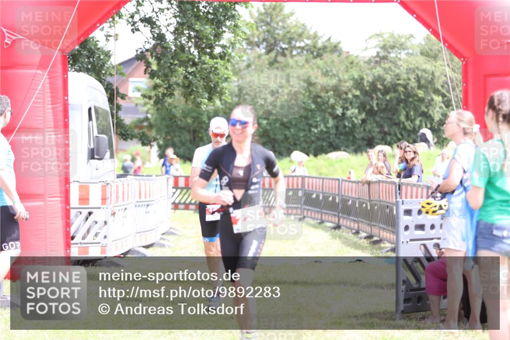 21.06.2026 - 29. Vierlanden-Triathlon Andreas Tolksdorf http://msf.ph/oto/9892283 21.06.2026 13:39:31 Ziel 115, 225, 115, 225 meine-sportfotos.de