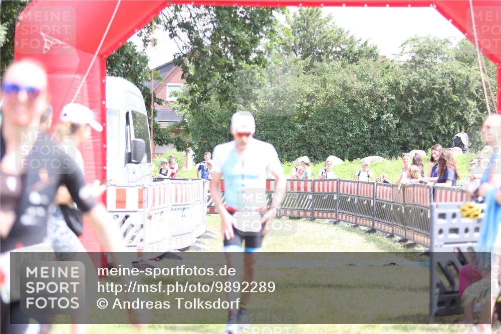 21.06.2026 - 29. Vierlanden-Triathlon Andreas Tolksdorf http://msf.ph/oto/9892289 21.06.2026 13:39:33 Ziel 115, 225, 115, 225 meine-sportfotos.de