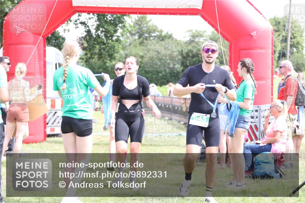 21.06.2026 - 29. Vierlanden-Triathlon Andreas Tolksdorf http://msf.ph/oto/9892331 21.06.2026 13:40:42 Ziel 267, 645, 879, 267, 645, 879 meine-sportfotos.de