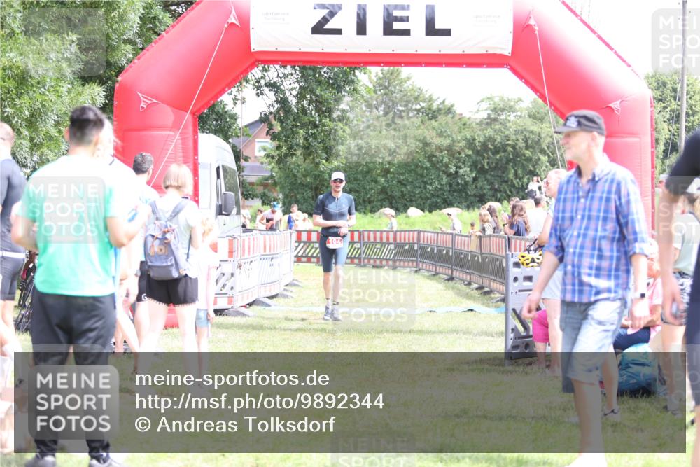 21.06.2026 - 29. Vierlanden-Triathlon Andreas Tolksdorf http://msf.ph/oto/9892344 21.06.2026 13:41:05 Ziel 104, 761, 104, 761 meine-sportfotos.de