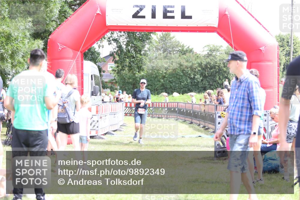 21.06.2026 - 29. Vierlanden-Triathlon Andreas Tolksdorf http://msf.ph/oto/9892349 21.06.2026 13:41:05 Ziel 104, 761, 104, 761 meine-sportfotos.de