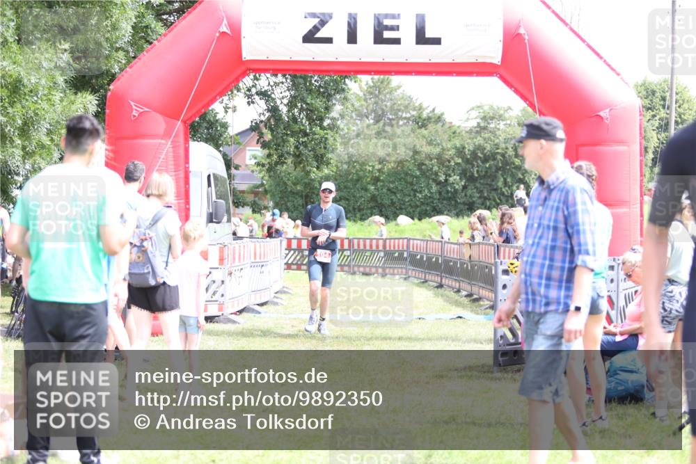 21.06.2026 - 29. Vierlanden-Triathlon Andreas Tolksdorf http://msf.ph/oto/9892350 21.06.2026 13:41:05 Ziel 104, 761, 104, 761 meine-sportfotos.de