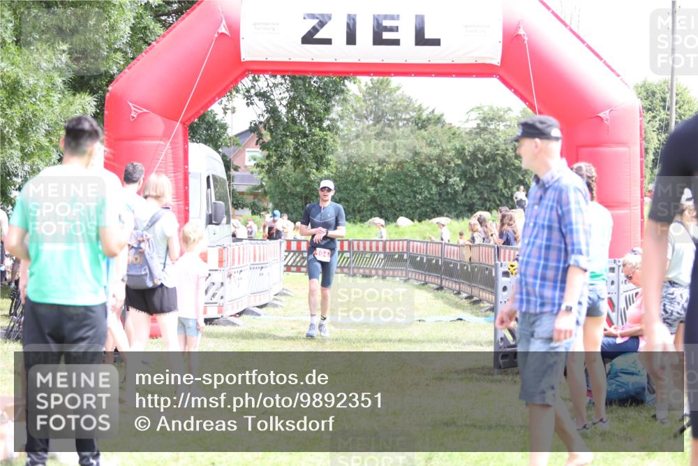 21.06.2026 - 29. Vierlanden-Triathlon Andreas Tolksdorf http://msf.ph/oto/9892351 21.06.2026 13:41:05 Ziel 104, 761, 104, 761 meine-sportfotos.de