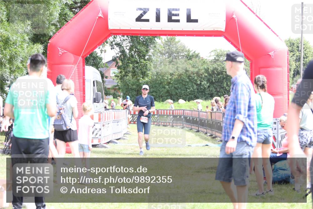 21.06.2026 - 29. Vierlanden-Triathlon Andreas Tolksdorf http://msf.ph/oto/9892355 21.06.2026 13:41:05 Ziel 104, 761, 104, 761 meine-sportfotos.de