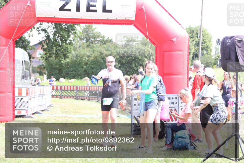 21.06.2026 - 29. Vierlanden-Triathlon Andreas Tolksdorf http://msf.ph/oto/9892362 21.06.2026 13:41:19 Ziel 635, 635 meine-sportfotos.de