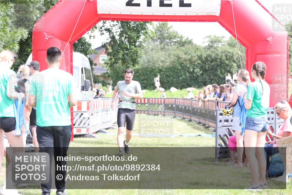 21.06.2026 - 29. Vierlanden-Triathlon Andreas Tolksdorf http://msf.ph/oto/9892384 21.06.2026 13:41:29 Ziel 635, 635 meine-sportfotos.de
