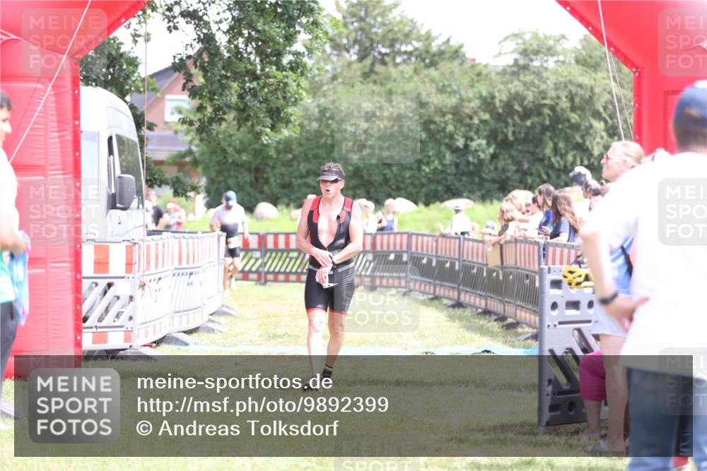 21.06.2026 - 29. Vierlanden-Triathlon Andreas Tolksdorf http://msf.ph/oto/9892399 21.06.2026 13:41:53 Ziel 33, 124, 1353, 33, 124, 1353 meine-sportfotos.de