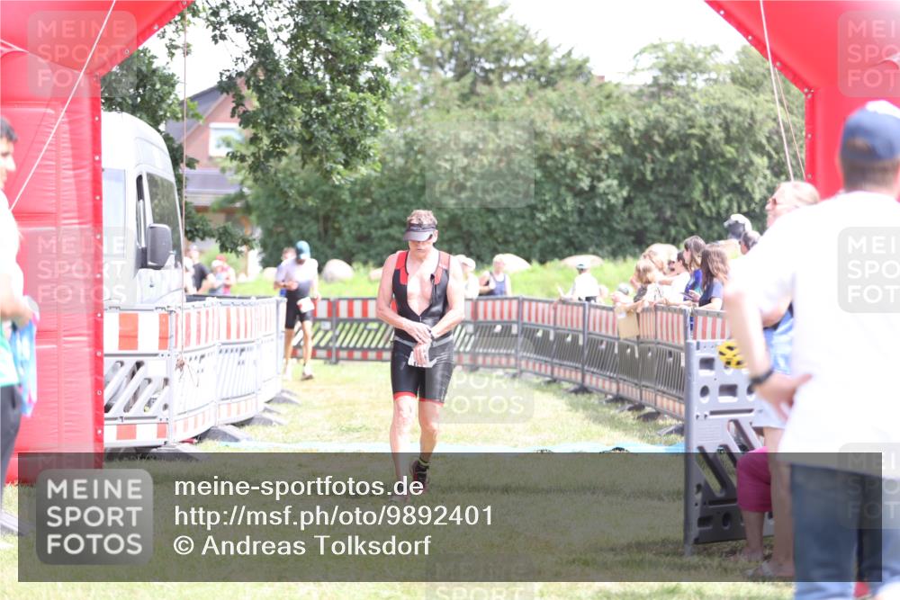 21.06.2026 - 29. Vierlanden-Triathlon Andreas Tolksdorf http://msf.ph/oto/9892401 21.06.2026 13:41:53 Ziel 33, 124, 1353, 33, 124, 1353 meine-sportfotos.de