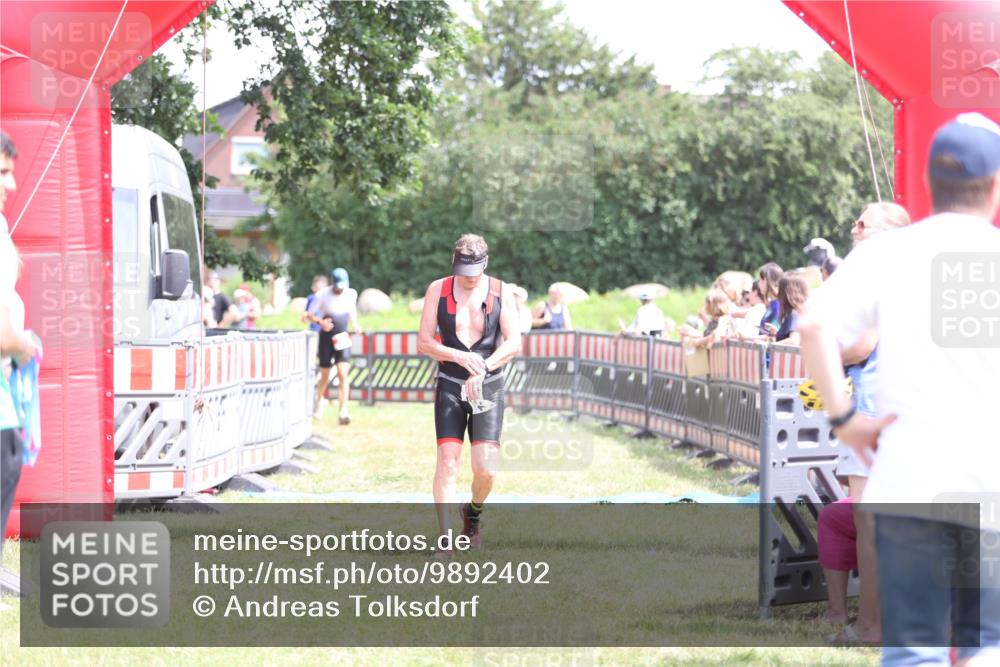 21.06.2026 - 29. Vierlanden-Triathlon Andreas Tolksdorf http://msf.ph/oto/9892402 21.06.2026 13:41:53 Ziel 33, 124, 1353, 33, 124, 1353 meine-sportfotos.de