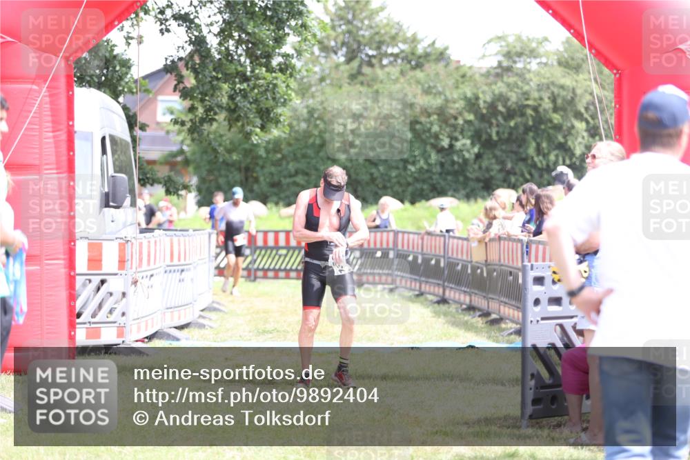 21.06.2026 - 29. Vierlanden-Triathlon Andreas Tolksdorf http://msf.ph/oto/9892404 21.06.2026 13:41:53 Ziel 33, 124, 1353, 33, 124, 1353 meine-sportfotos.de