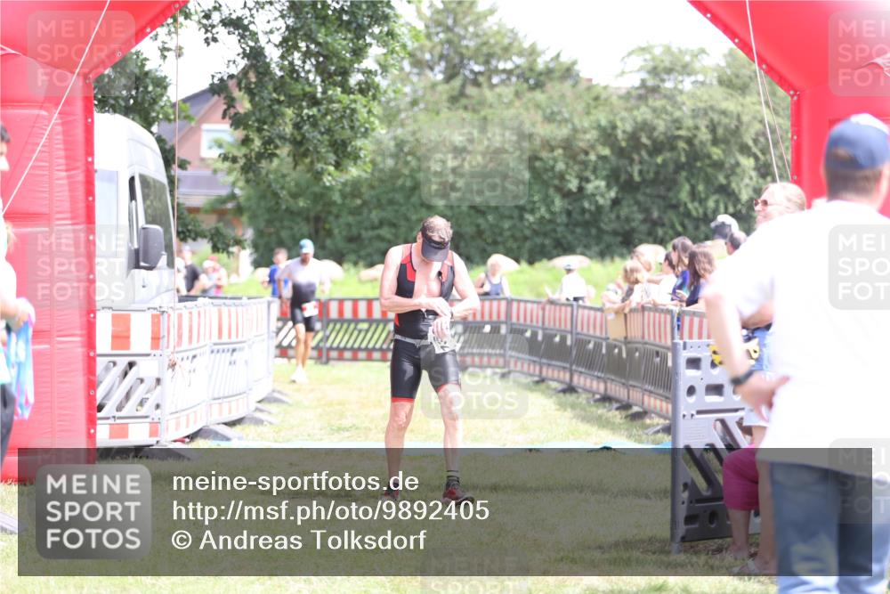 21.06.2026 - 29. Vierlanden-Triathlon Andreas Tolksdorf http://msf.ph/oto/9892405 21.06.2026 13:41:53 Ziel 33, 124, 1353, 33, 124, 1353 meine-sportfotos.de
