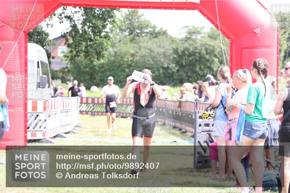 21.06.2026 - 29. Vierlanden-Triathlon Andreas Tolksdorf http://msf.ph/oto/9892407 21.06.2026 13:41:56 Ziel 33, 124, 33, 124 meine-sportfotos.de