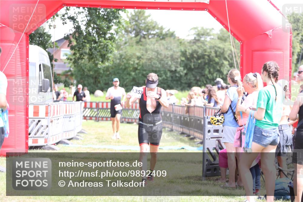 21.06.2026 - 29. Vierlanden-Triathlon Andreas Tolksdorf http://msf.ph/oto/9892409 21.06.2026 13:41:56 Ziel 33, 124, 33, 124 meine-sportfotos.de
