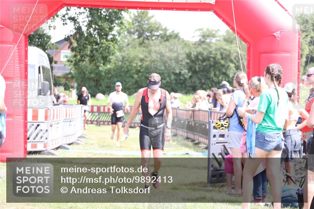 21.06.2026 - 29. Vierlanden-Triathlon Andreas Tolksdorf http://msf.ph/oto/9892413 21.06.2026 13:41:57 Ziel 33, 124, 33, 124 meine-sportfotos.de